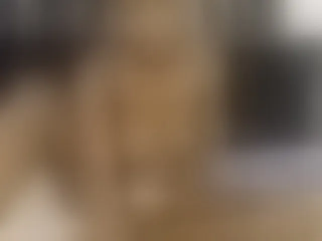 Live sex webcam photo for Queenbee25 #293617997