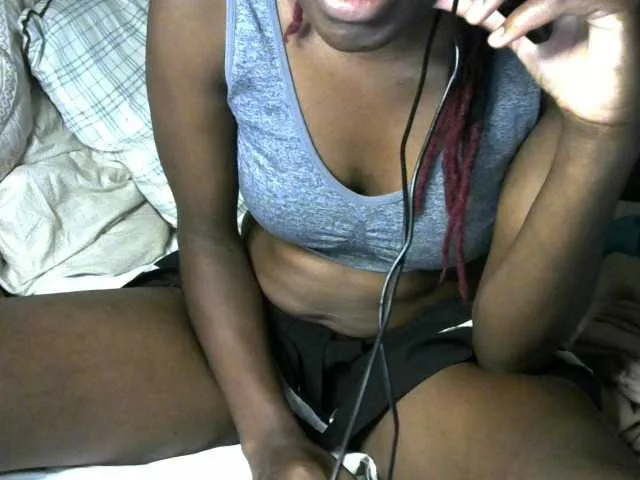 Live sex webcam photo for Queenbeea #293687013