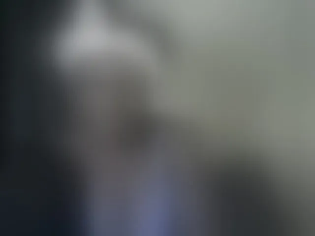 Live sex webcam photo for Queenbeea #293936277