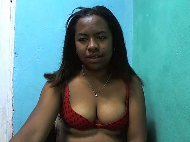 Live sex webcam photo for Queencamie #291574477