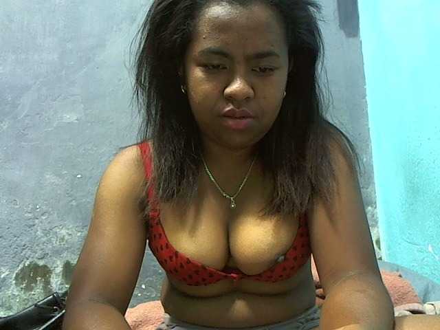 Live sex webcam photo for Queencamie #291577793