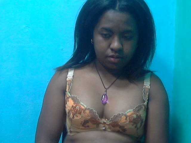 Live sex webcam photo for Queencamie #291764075