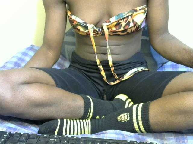 Live sex webcam photo for Queenfey #292363327