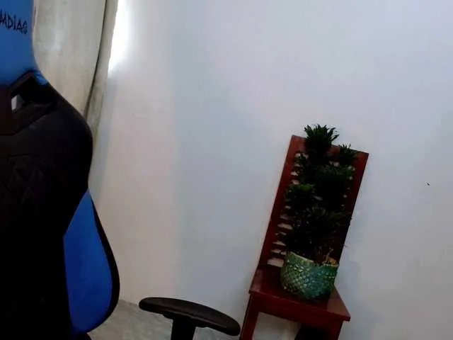 Live sex webcam photo for Queensabbyvee #290679682