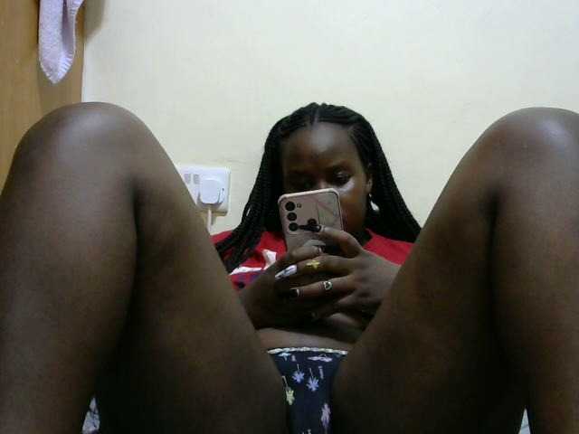 Live sex webcam photo for Queensheba254 #276648388