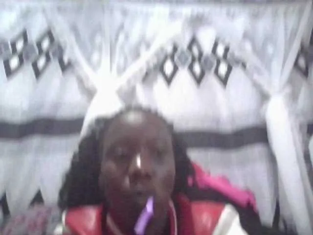 Live sex webcam photo for Queenvee #290657782