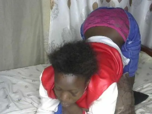Live sex webcam photo for Queenvee #290837179