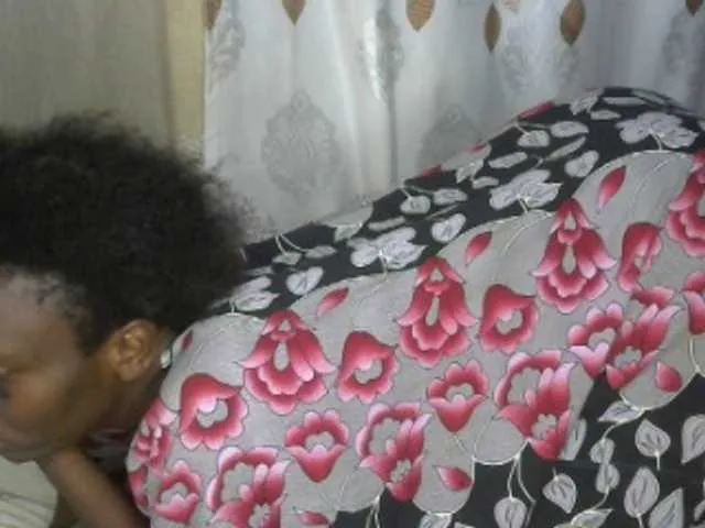 Live sex webcam photo for Queenvee #290881143