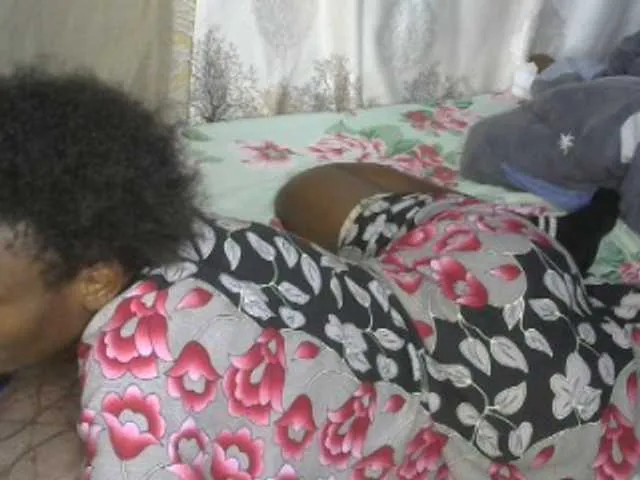Live sex webcam photo for Queenvee #290885553