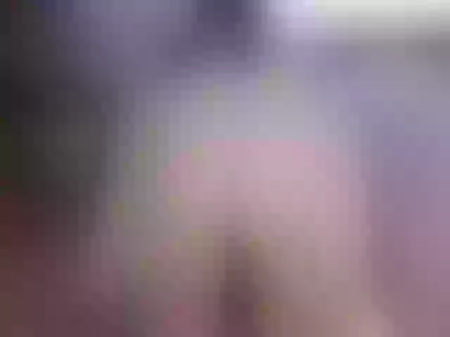 Live sex webcam photo for QueenyK1ng #292109565