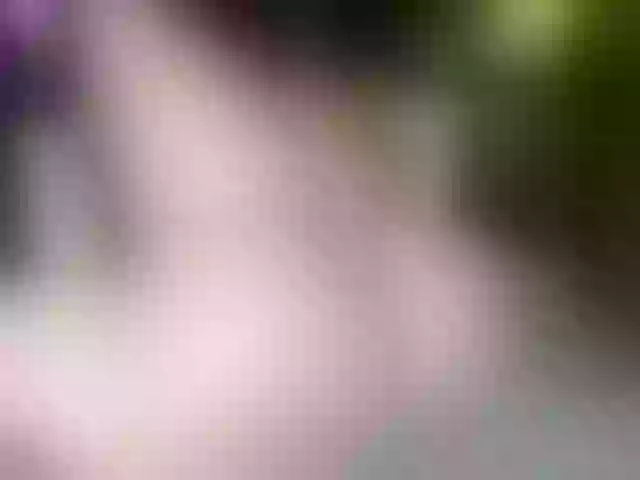 Live sex webcam photo for QueenyK1ng #292217505