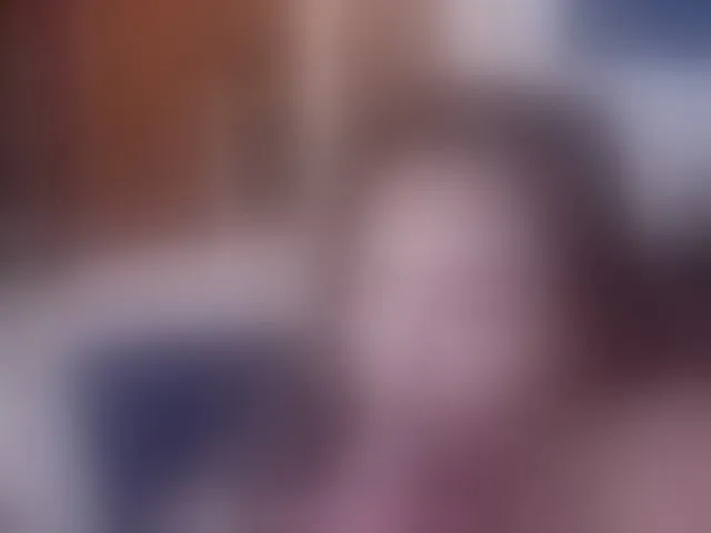 Live sex webcam photo for QueenyK1ng #292692171