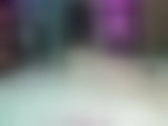 Live sex webcam photo for QueenyK1ng #292838988