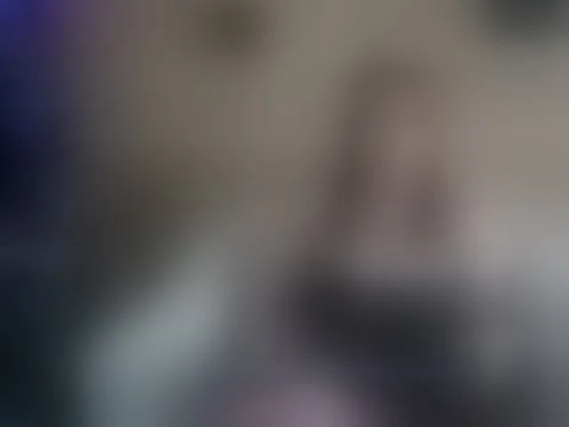 Live sex webcam photo for QueenyK1ng #293304765