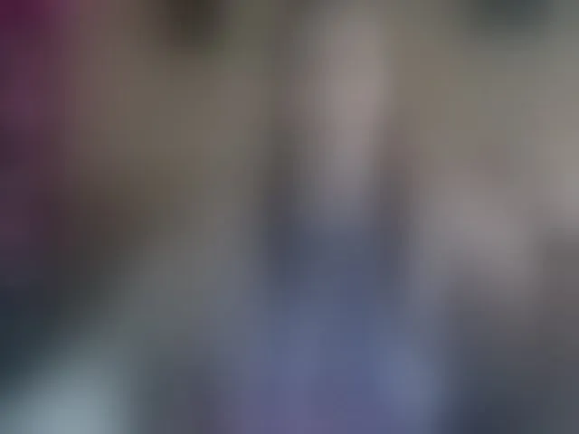 Live sex webcam photo for QueenyK1ng #293350894