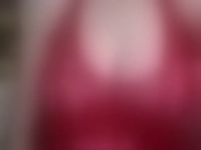 Live sex webcam photo for QueenyK1ng #293358062