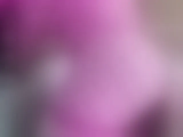 Live sex webcam photo for QueenyK1ng #293372399
