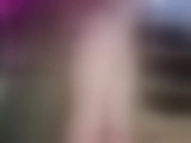 Live sex webcam photo for QueenyK1ng #294215227
