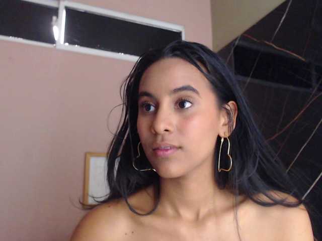 Live sex webcam photo for Queenzoee #278230383