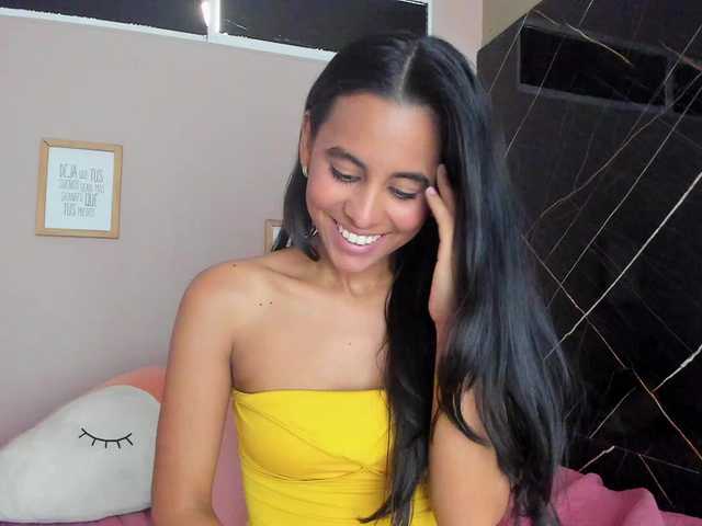 Live sex webcam photo for Queenzoee #278269601