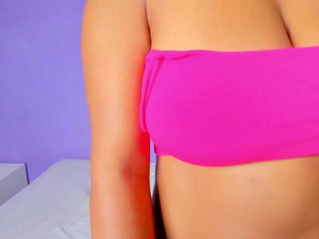 Live sex webcam photo for RAYLETHOMPSOM #272168360