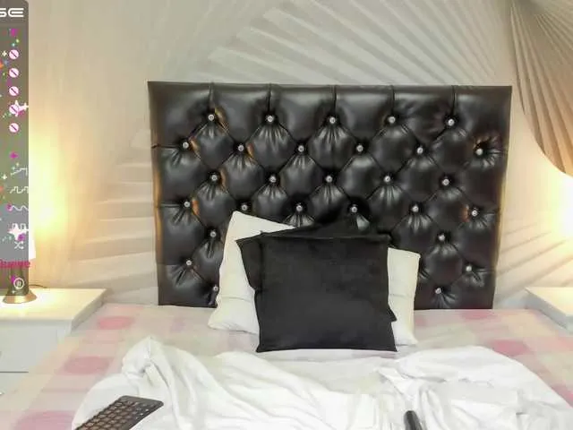 Live sex webcam photo for RAYLETHOMPSOM #272471470