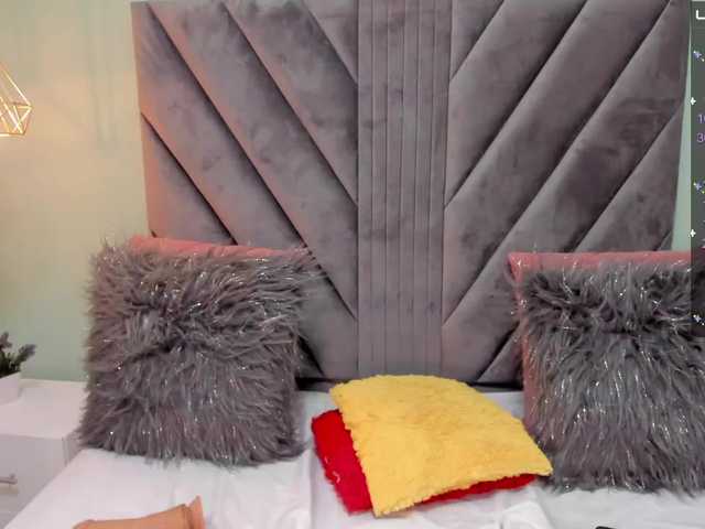 Live sex webcam photo for RAYLETHOMPSOM #274153315