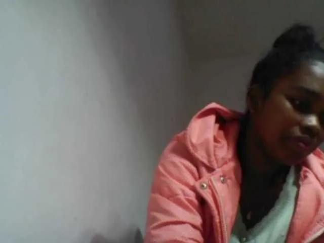 Live sex webcam photo for RAZANAJAZA #275847526