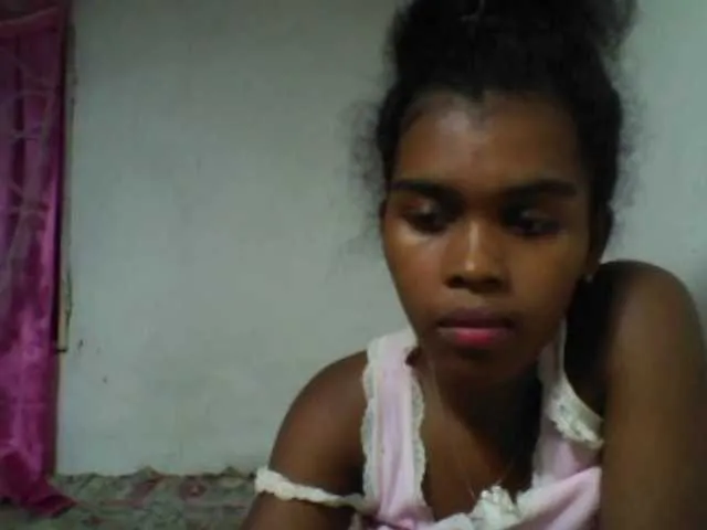 Live sex webcam photo for RAZANAJAZA #275904815