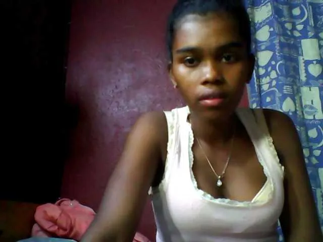 Live sex webcam photo for RAZANAJAZA #275947329