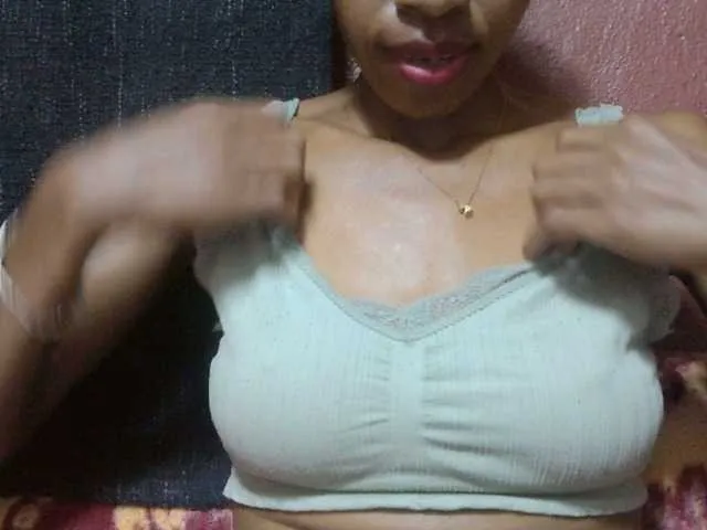 Live sex webcam photo for RAZANAJAZA #290148693