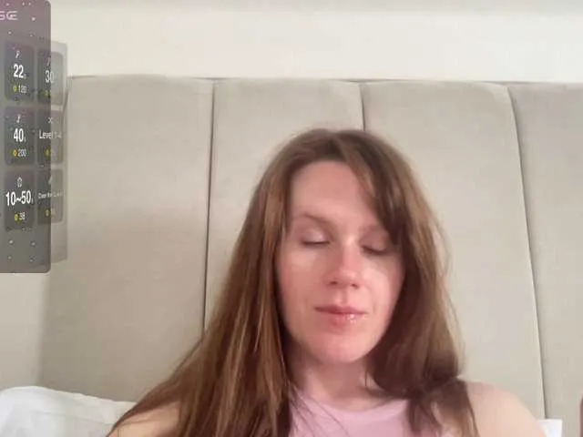 Live sex webcam photo for REDHEADROSIE #277817670