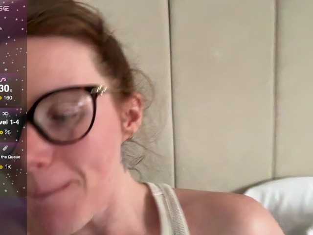 Live sex webcam photo for REDHEADROSIE #277914781