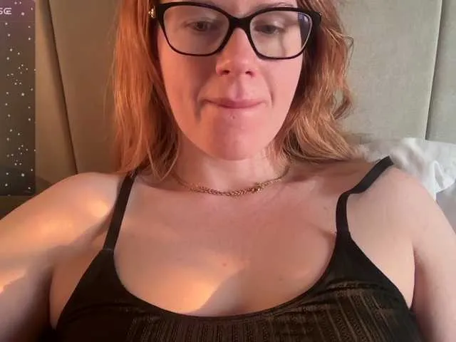 Live sex webcam photo for REDHEADROSIE #290804811
