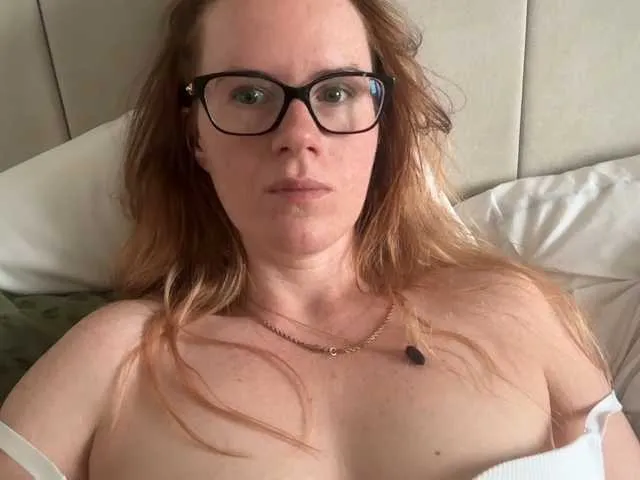 Live sex webcam photo for REDHEADROSIE #291103349