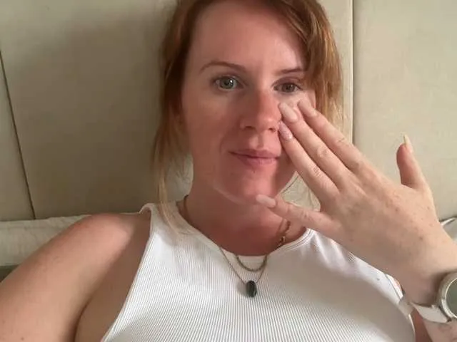 Live sex webcam photo for REDHEADROSIE #291516006