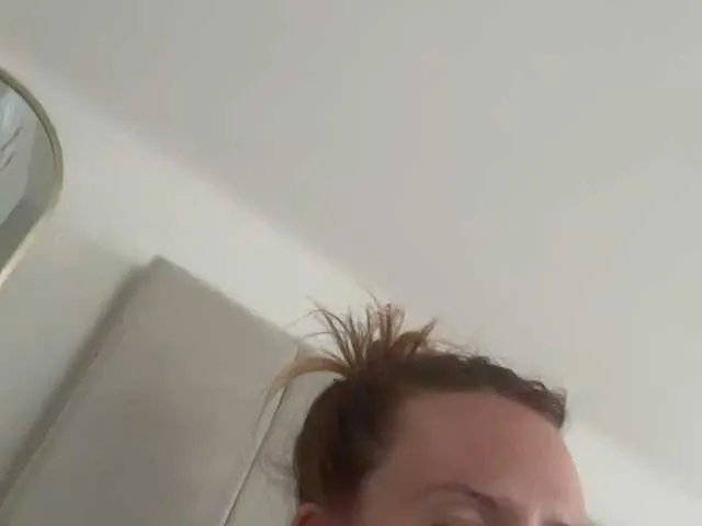 Live sex webcam photo for REDHEADROSIE #291655886