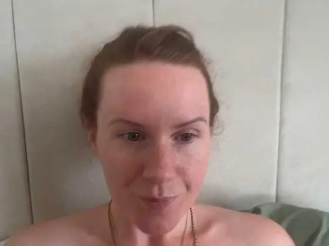 Live sex webcam photo for REDHEADROSIE #291670056