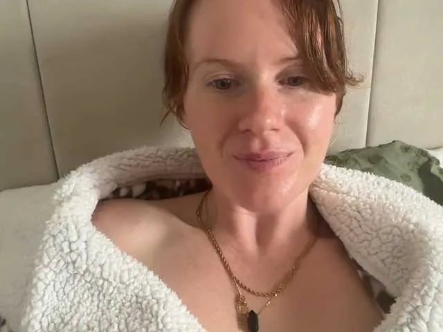Live sex webcam photo for REDHEADROSIE #291852405