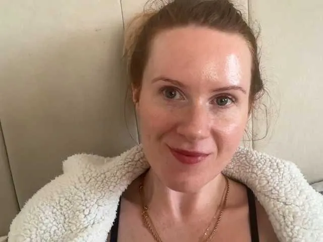 Live sex webcam photo for REDHEADROSIE #291940801
