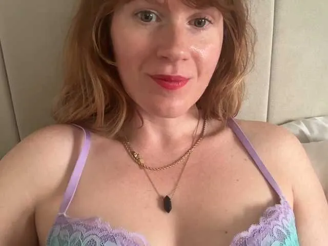 Live sex webcam photo for REDHEADROSIE #292027336