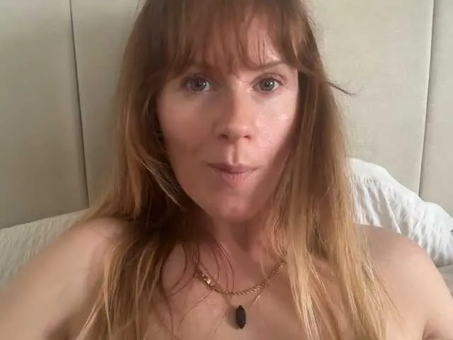 Live sex webcam photo for REDHEADROSIE #292055181