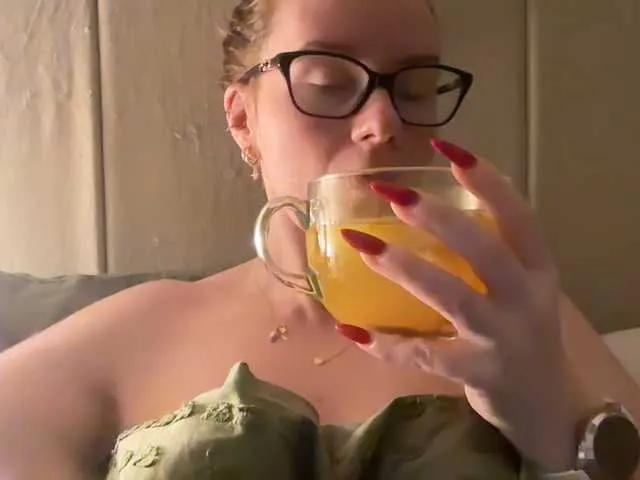 Live sex webcam photo for REDHEADROSIE #292624398