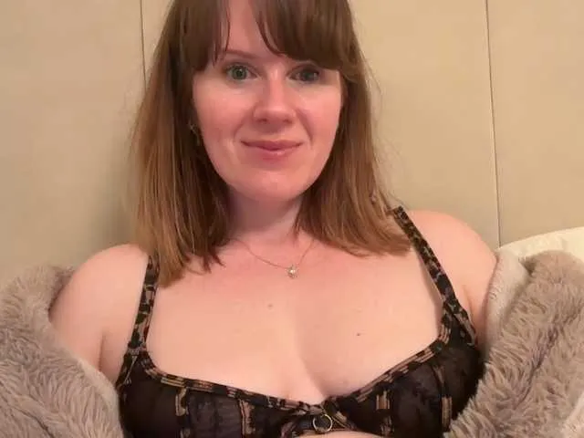 Live sex webcam photo for REDHEADROSIE #293195607