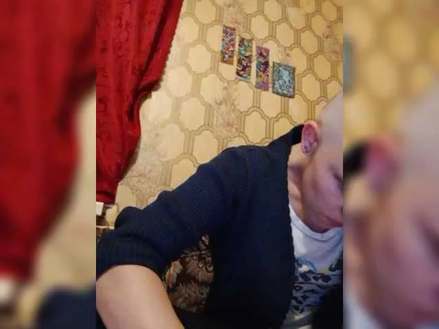 Live sex webcam photo for REPTILIAY #272075089