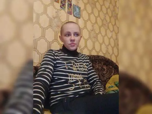 Live sex webcam photo for REPTILIAY #272221835