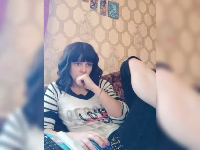 Live sex webcam photo for REPTILIAY #272422805