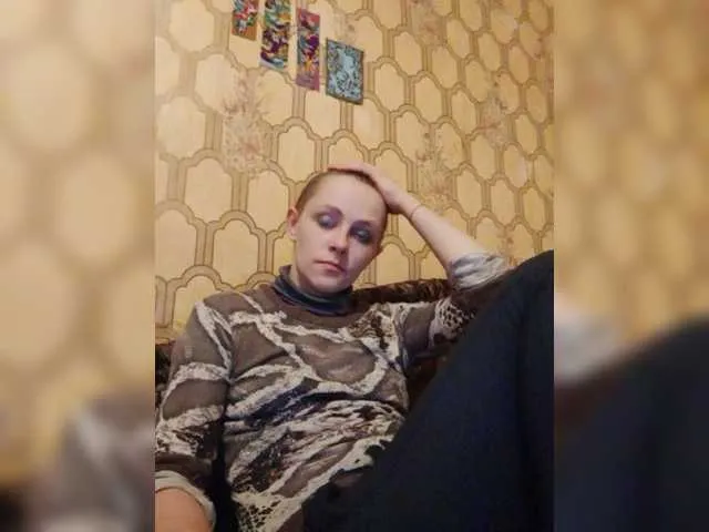 Live sex webcam photo for REPTILIAY #272480387