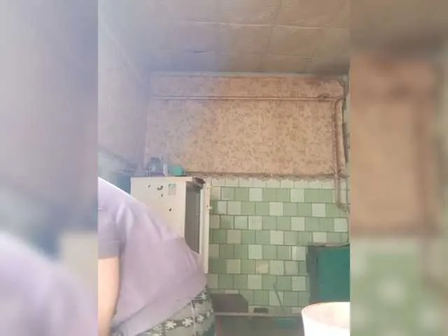 Live sex webcam photo for REPTILIAY #272754380