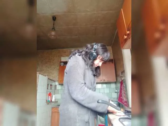 Live sex webcam photo for REPTILIAY #273062985